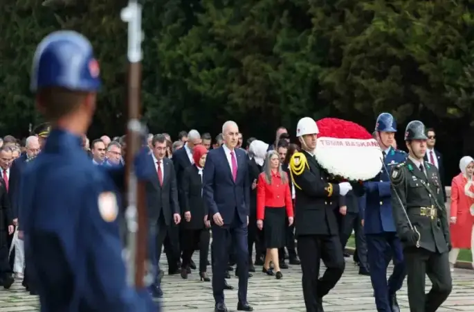 TBMM Başkanı Kurtulmuş ve devlet erkanından 23 Nisan’da Anıtkabir’e ziyaret