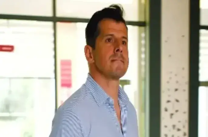 Antalyaspor’da Teknik Direktör Emre Belözoğlu görevinden ayrıldı