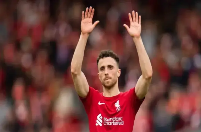 Liverpool’un Portekizli futbolcusu Diogo Jota, trafik kazasında hayatını kaybetti