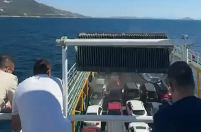 Marmara Adası açıklarında feribotta can pazarı: 200 yolcu tahliye ediliyor