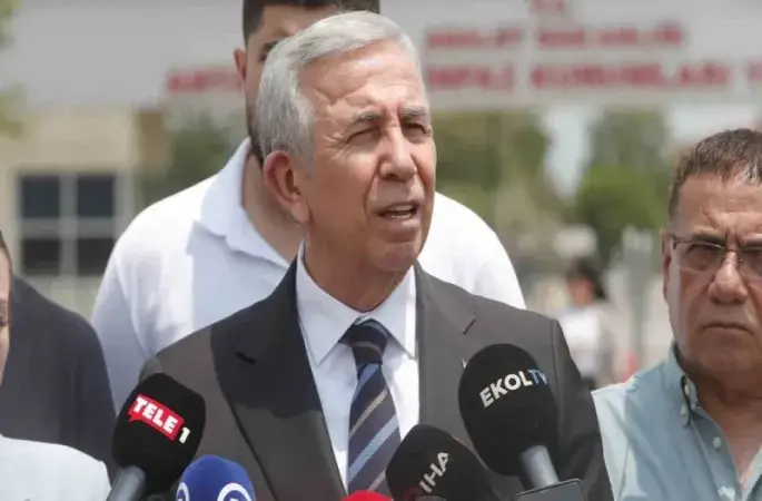 Mansur Yavaş, Başkan Böcek’i ziyaret etti