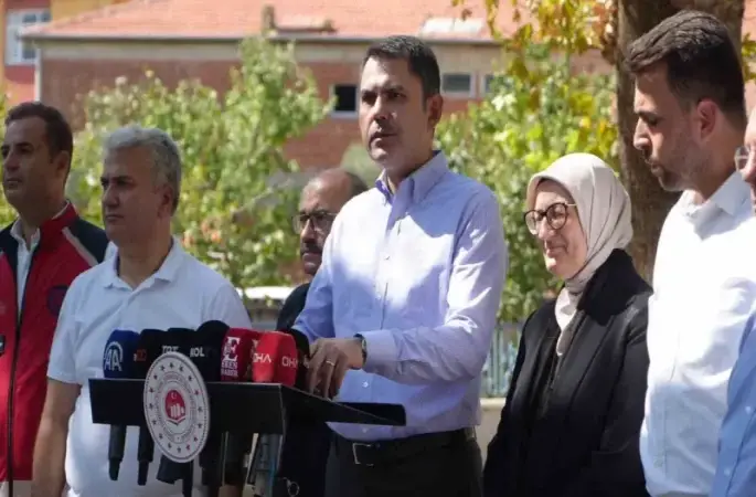 Bakan Kurum’dan Sındırgı depremi sonrası önemli açıklamalar