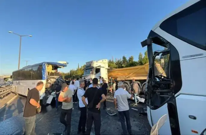 TEM Otoyolu’nda feci kaza: 1 ölü, 16 yaralı