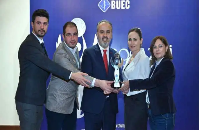Boğaziçi Üniversitesi Elektroteknoloji Kulübünden Bursa'ya 'Yılın Çevreci Yerel Yönetimi' ödülü 