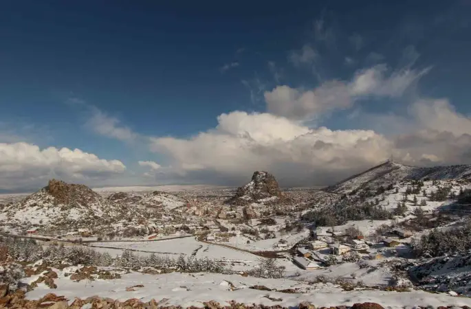 ‘4 Mevsim’ temalı Karahisar Kalesi görüntüsü mest etti
