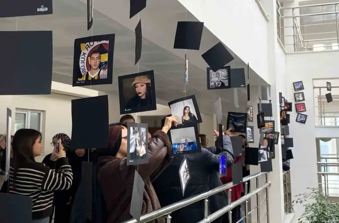 45 öğrenci fotoğraflarıyla ’Kimlik’ kavramını yorumladı
