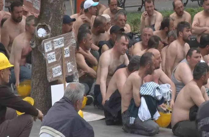 5 aydır maaş alamayan maden işçilerinin açlık grevi 8’inci gününde devam ediyor
