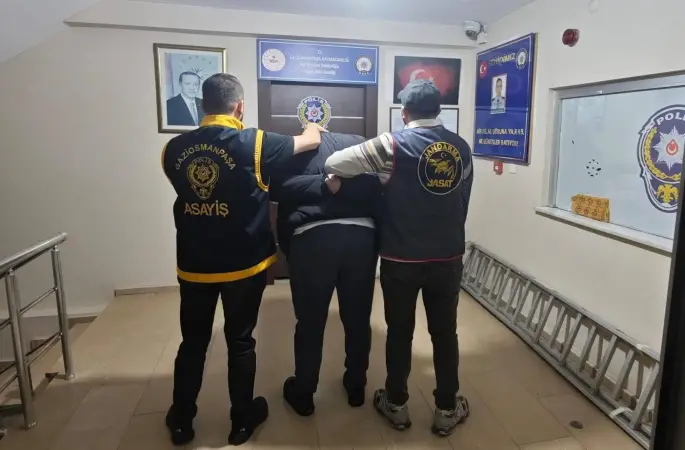 52 ayrı suçtan 33 yıl 6 ay hapis cezası bulunan firari JASAT operasyonuyla yakalandı
