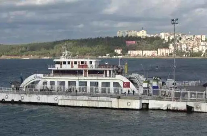 Bozcaada ve Gökçeada’ya yapılacak feribot seferlerine fırtına engeli