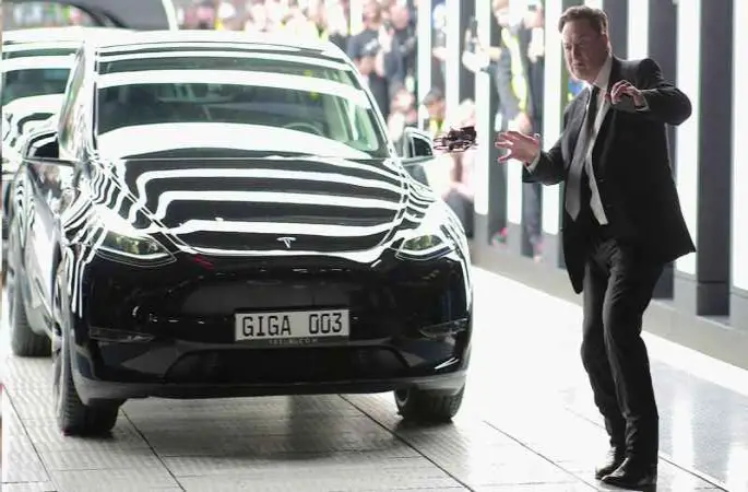 Tesla, ABD’deki 120 binden fazla aracını geri çağıracak