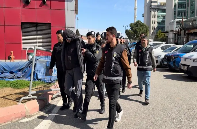 7 üniversite bitiren GAÜN öğretim görevlisinden 521 milyonluk vurgun
