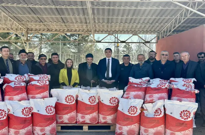 75 çiftçiye 3 bin dekarlık tohum desteği
