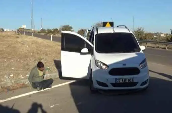 Kilis'te uygulama noktasından kaçan otomobilde 5 kaçak göçmen ile 1 organizatör yakalandı