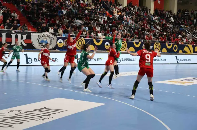 A Milli Kadın Hentbol Takımı Macaristan’a 42-23 mağlup oldu
