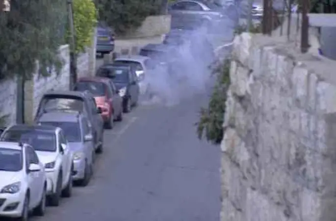 Mescid-i Aksa'da Müslümanlara gaz bombası ile müdahale