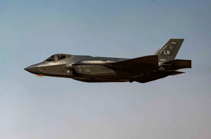 ABD’ye ait F-35 savaş uçağının İran saldırısında hasar aldığı iddiası

