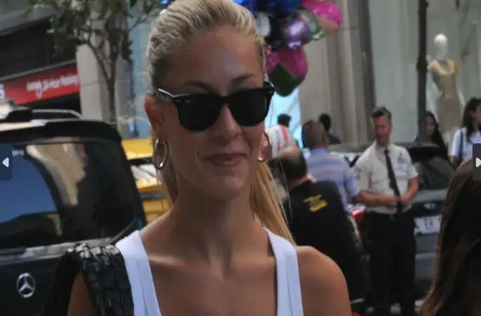 Acun Ilıcalı'nın sevgilisi, Adriana Lima'nın kızlarıyla Nişantaşı’nda alışverişte görüntülendi