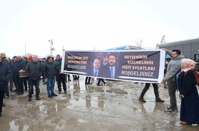 Adalet Bakanı Akın Gürlek, memleketi Nevşehir’de davul zurnayla karşılandı

