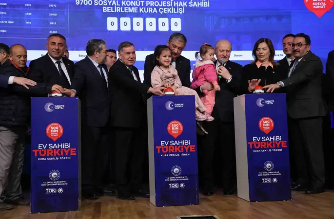 Adana’da ’Yüzyılın Konut Projesi’nin kuraları çekildi
