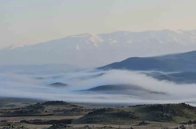 Adilcevaz’da sis güzel görüntüler sundu
