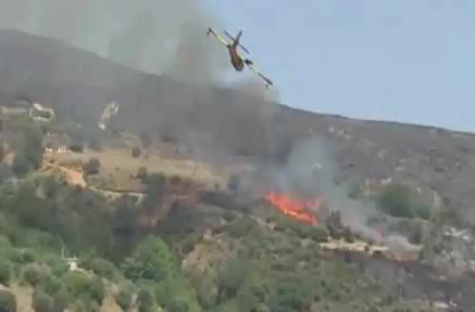 Yunanistan’da yangın söndürme uçağı düştü