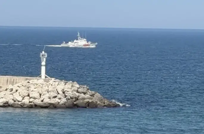 AFAD ve sahil güvenlik ekipleri, kaybolan genci aradı
