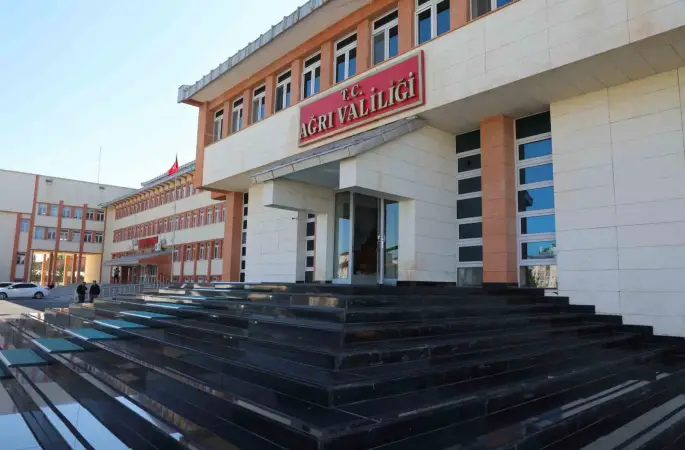 Ağrı’da köy okulları ve taşımalı eğitime kar nedeniyle 1 gün ara
