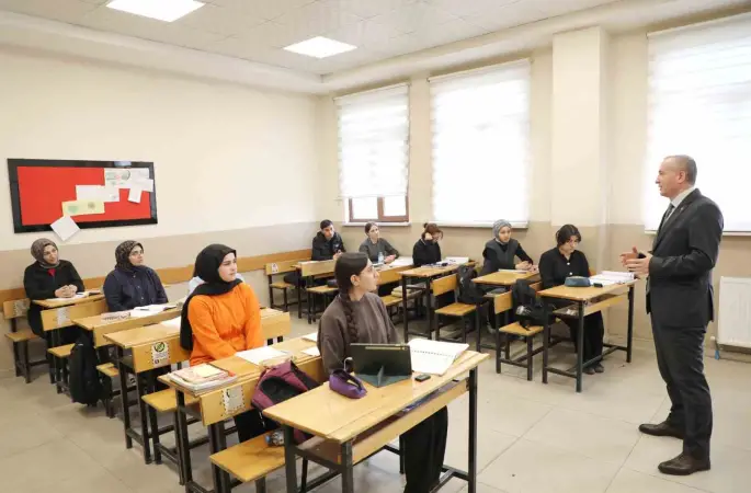 Ağrı’da YKS’ye hazırlık süreci yakından takip ediliyor
