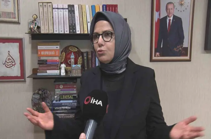 AK Partili Böhürler: "Hiçbir medya kurumunda başörtülü kadınların çalışması söz konusu dahi olamazdı"
