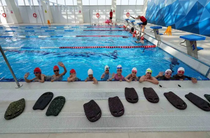 Akçaabat’ta minik yüzücüler yetişiyor
