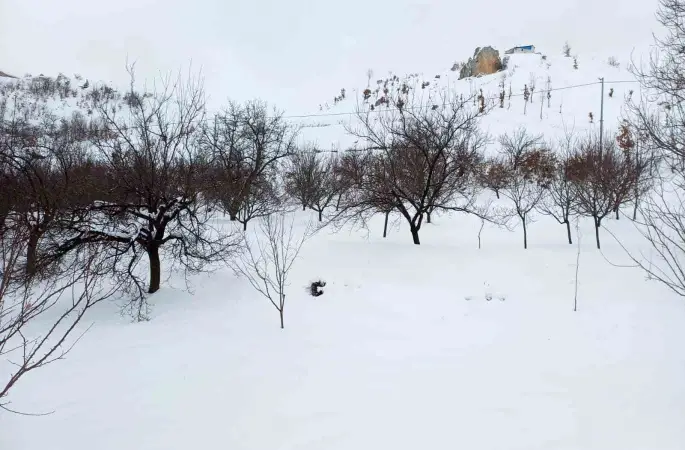 Akçadağ’da kar kalınlığı 1 metreye yaklaştı
