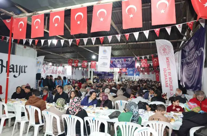 Akdeniz’de ilk iftar sofrası kuruldu
