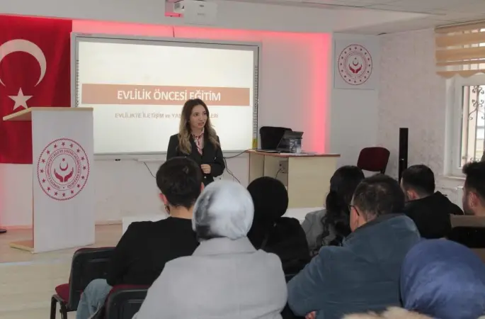 Aksaray’da genç çiftlere evlilik öncesi eğitim veriliyor
