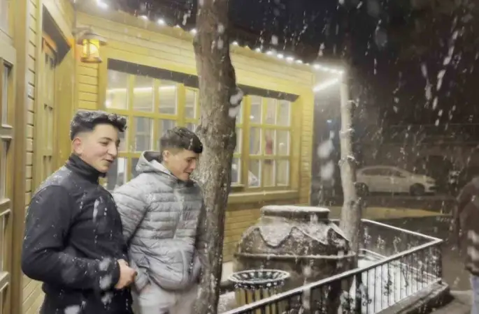 Aksaray’ın Güzelyurt ilçesinde kar yağışı etkili oluyor
