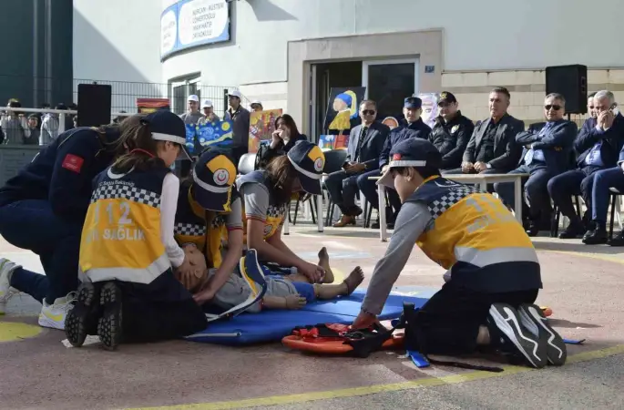 Aksu’da öğrenciler ‘Sağlık Elçisi’ belgelerini aldı
