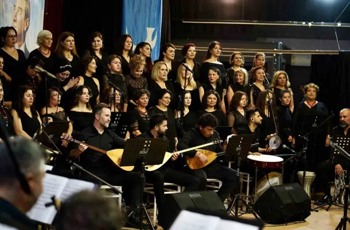 Aliağa’da Türk Halk Müziği rüzgârı esti
