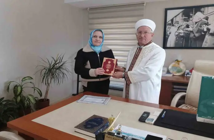 Alman vatandaşı Kerstin, İslam’ı seçerek "Elif" oldu
