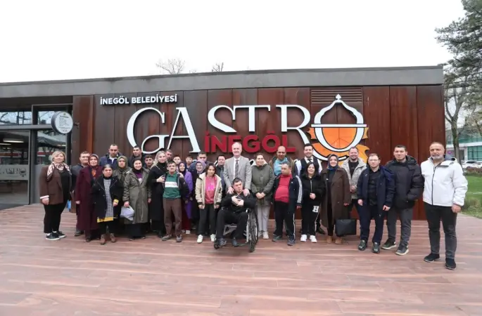 Alper Taban, Engelsiz Yaşam Merkezi öğrencileriyle kahvaltıda buluştu
