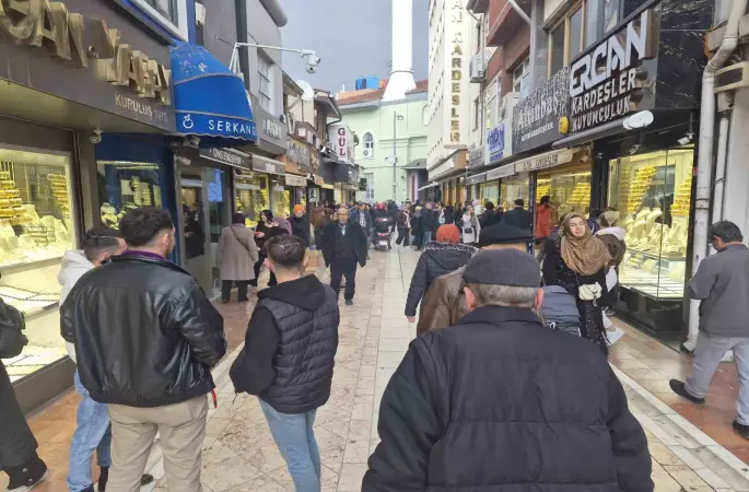 Altına rağbet devam ediyor
