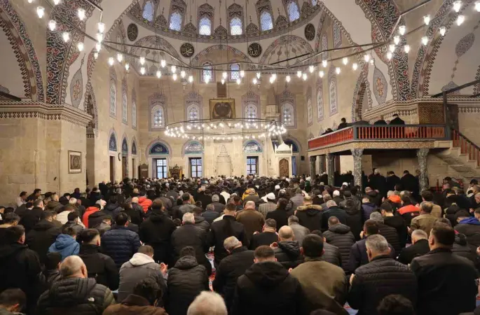 Amasya’da Sultan II. Bayezid Camii’nde bayram namazı kılındı
