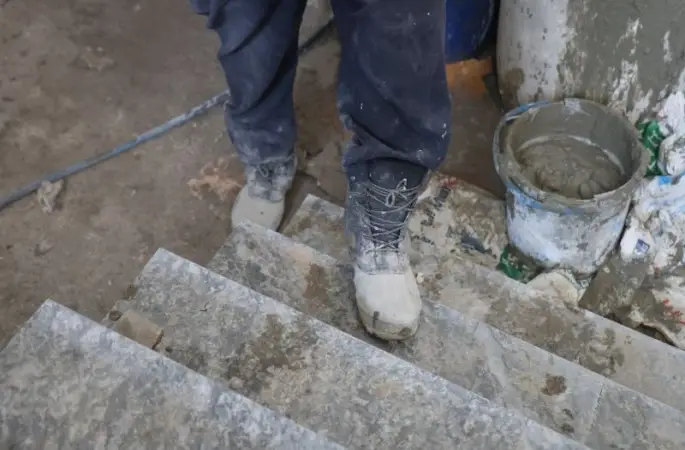 Çamurlu ayakkabılarıyla markete girmeyen vatandaşın sözleri takdir topladı