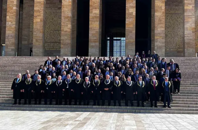 Anayasa Mahkemesi heyeti Anıtkabir’i ziyaret etti
