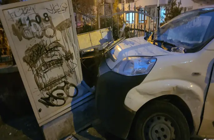 Ankara’da iki araç kafa kafaya çarpıştı: 1 yaralı
