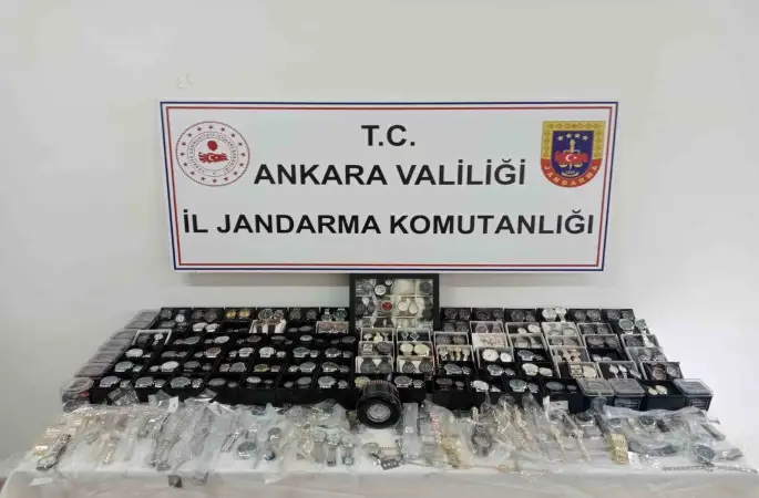 Ankara’da kaçakçılık operasyonları: Yasa dışı yollarla yurda sokulmuş tütün ürünü, gıda malzemesi ve çok sayıda saat ele geçirildi

