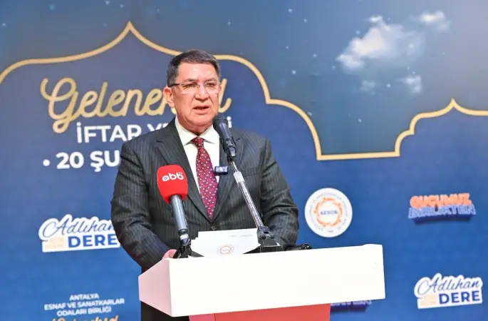 Antalya protokolü ve oda başkanları iftarda buluştu
