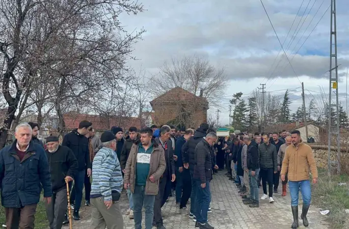 Antalya’daki silahlı kavgada ölen genç toprağa verildi
