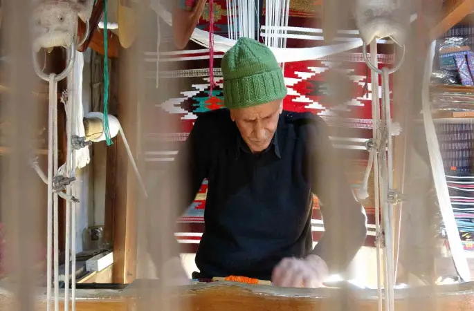 Antep kilimini yaşatmak için 80 yıldır tezgah başında
