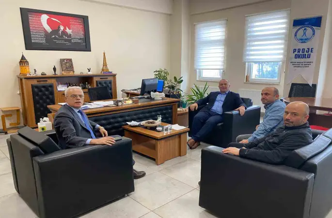 Arslantürk liseli gençlerle bir araya geldi
