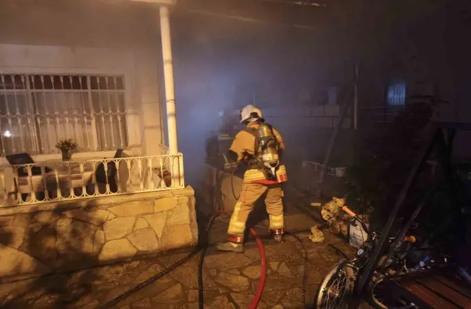 Arsuz’da evin bodrumunda yangın çıktı
