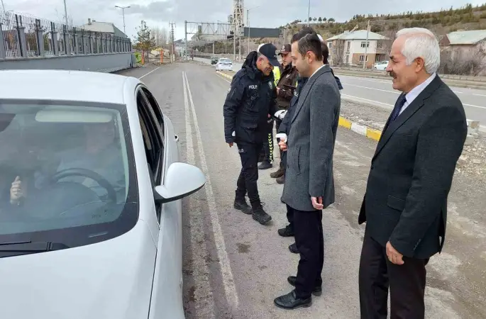 Aşkale’de bayramın manevi atmosferi yollara taşındı
